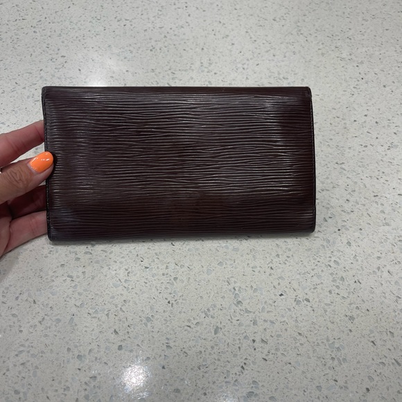 Louis Vuitton Epi Portefeuille Sarah Long Wallet (EC) - Picture 3 of 10